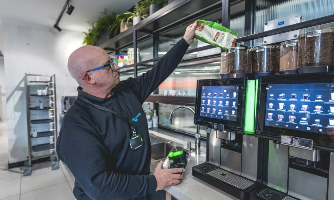 Weekly valet service for coffee machines